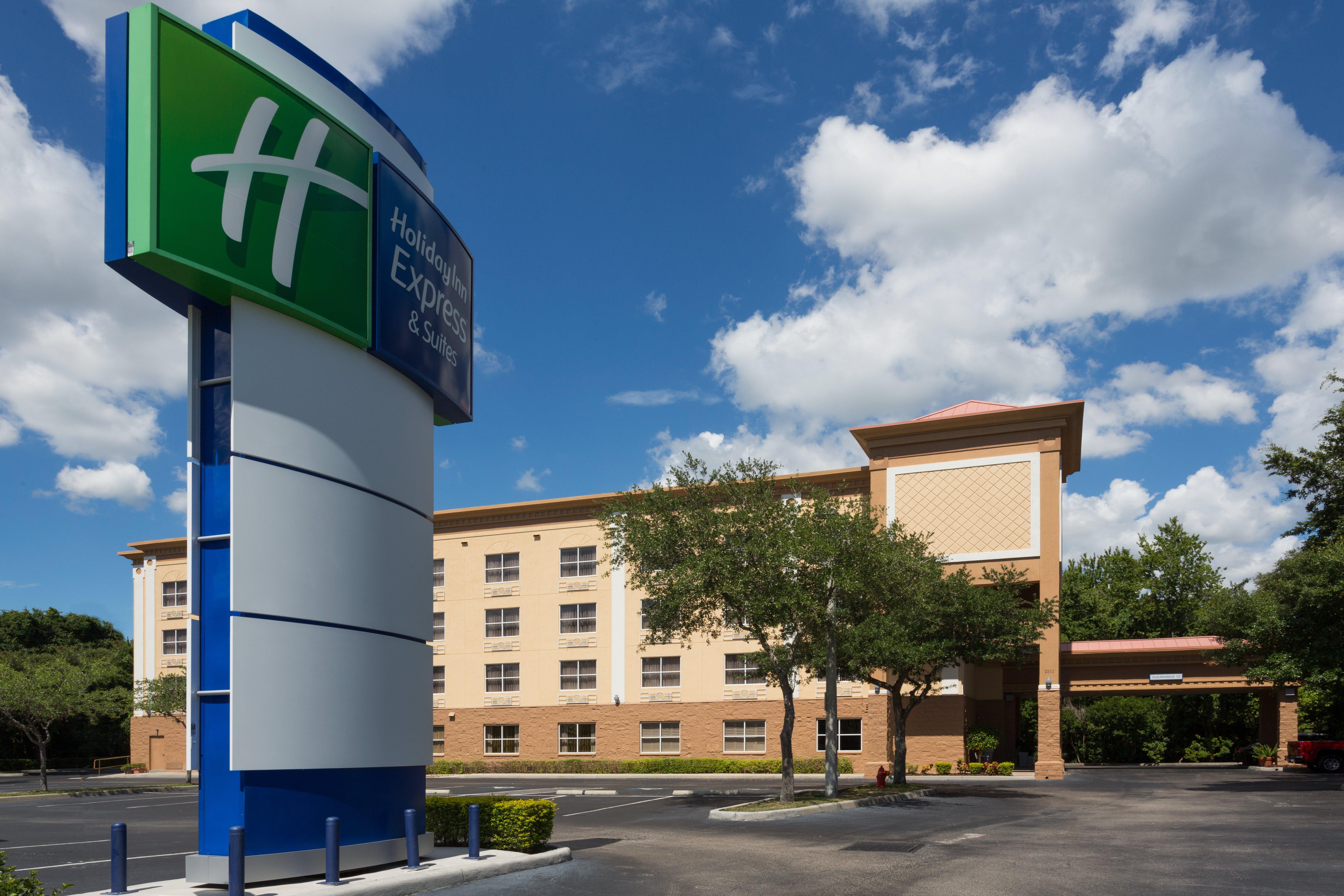 Holiday Inn Express & Suites Plant City, An Ihg Hotel Exterior photo